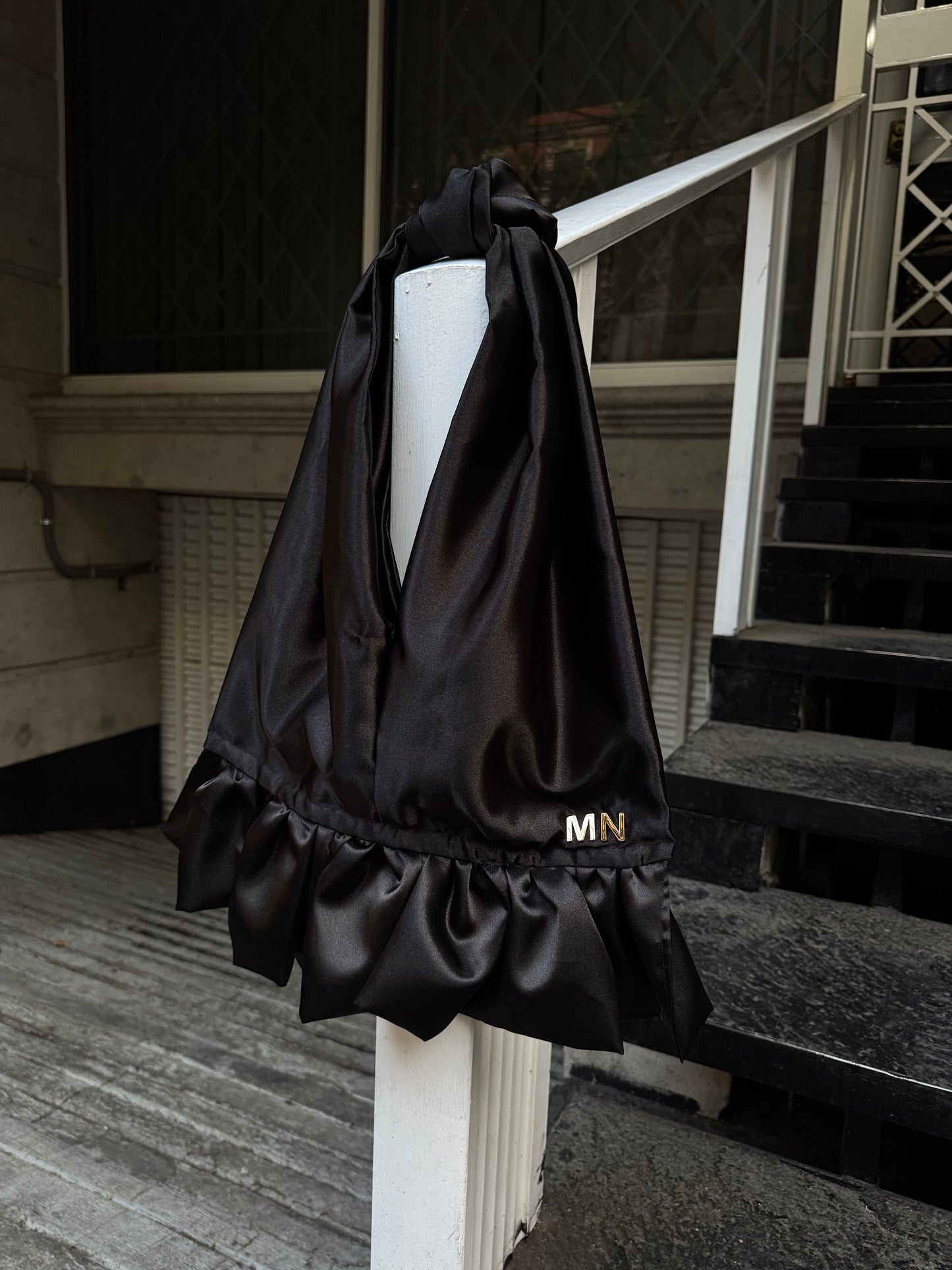 mala negra satín grande